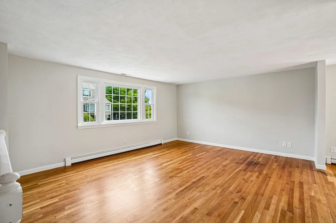 Photo of 7 Nirvana Dr
