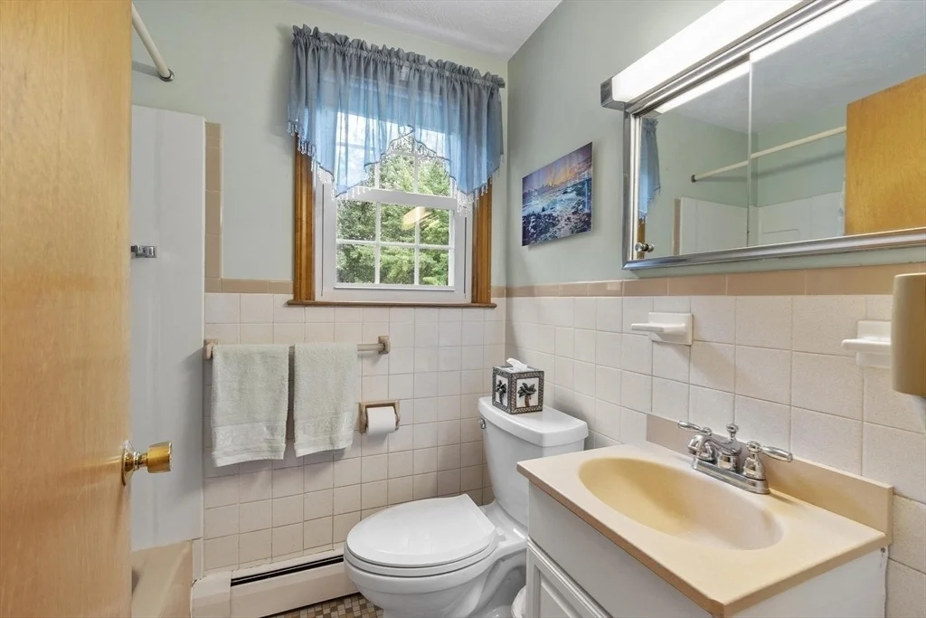 Photo of 7 Susan Dr