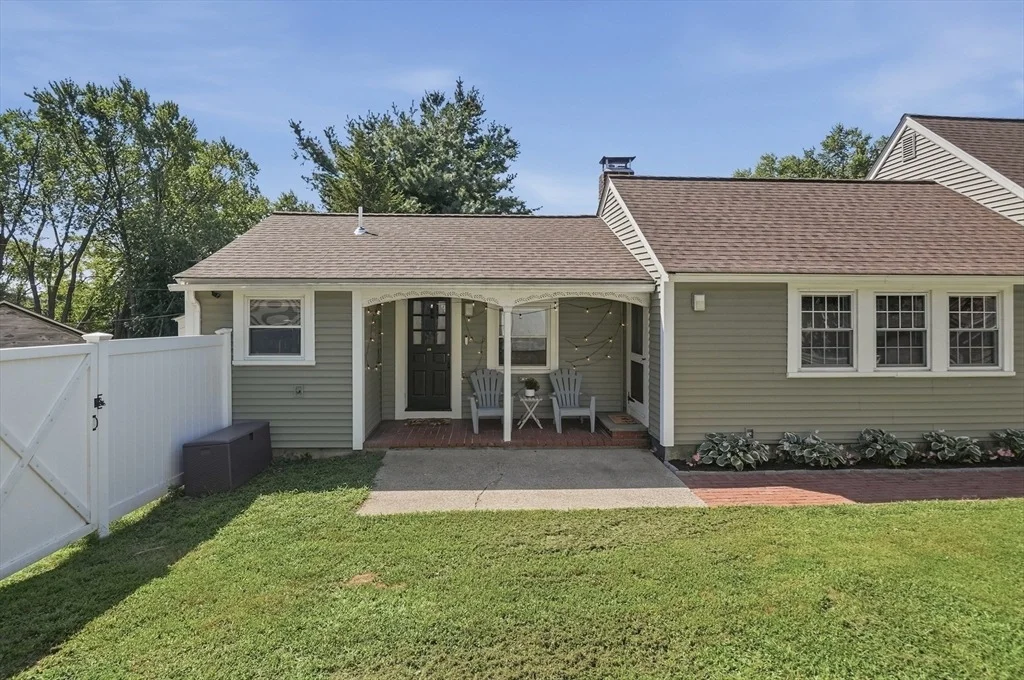 Photo of 35 Edgewater Drive