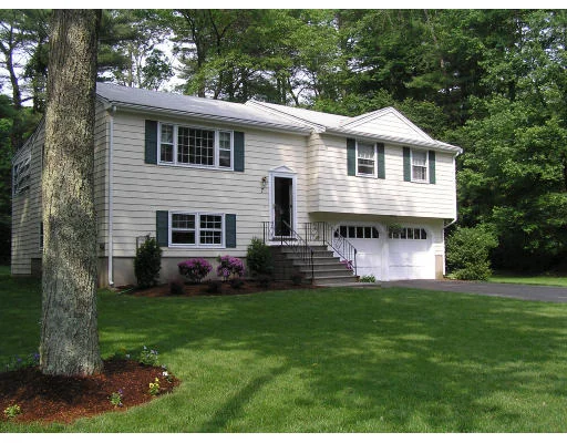 Photo of 7 Laurel Dr