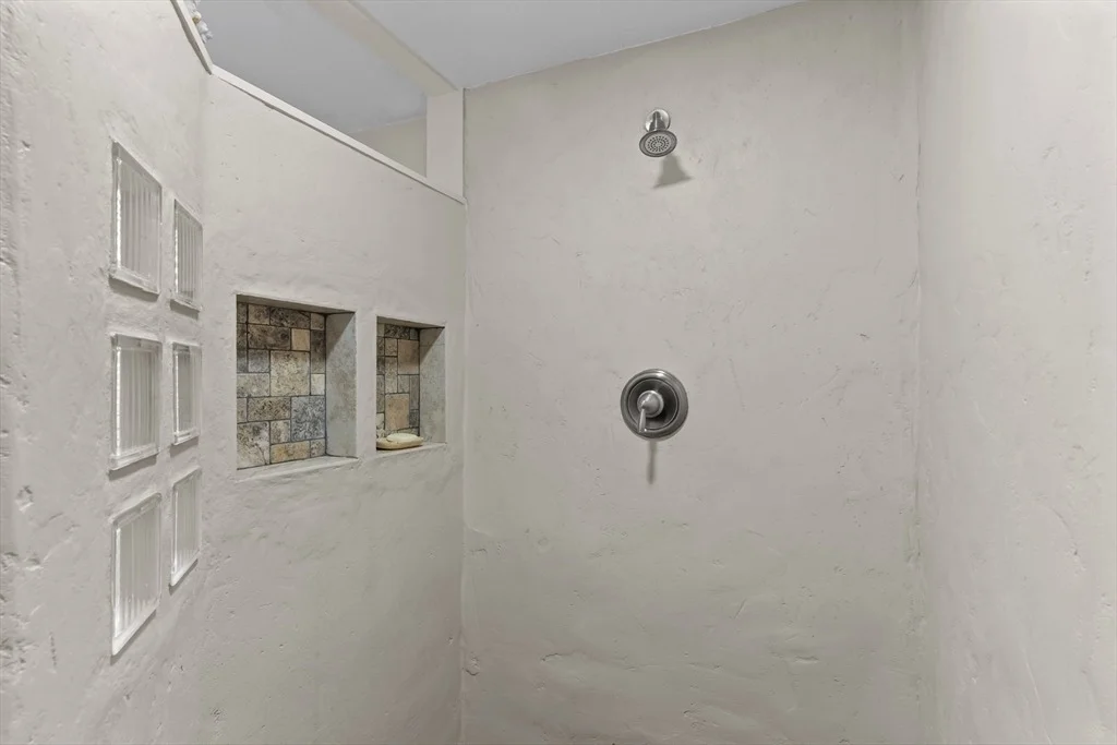 Photo of 292 Warren Rd