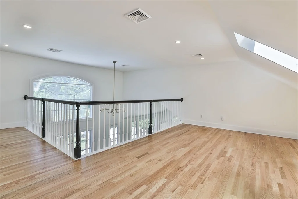 Photo of 576 Grove St