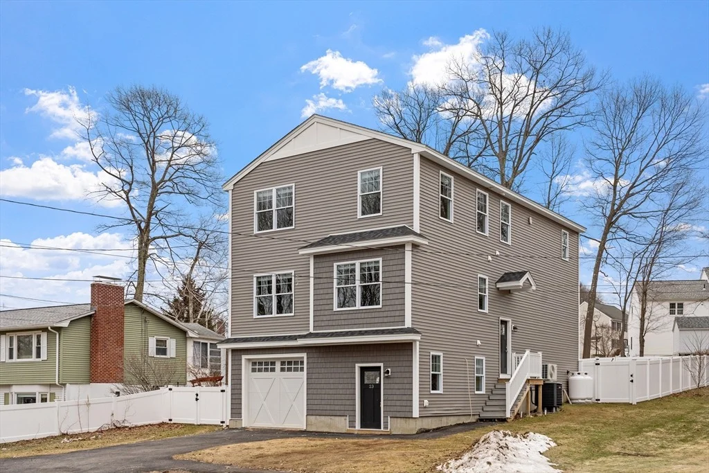 Photo of 23 Leslie Rd