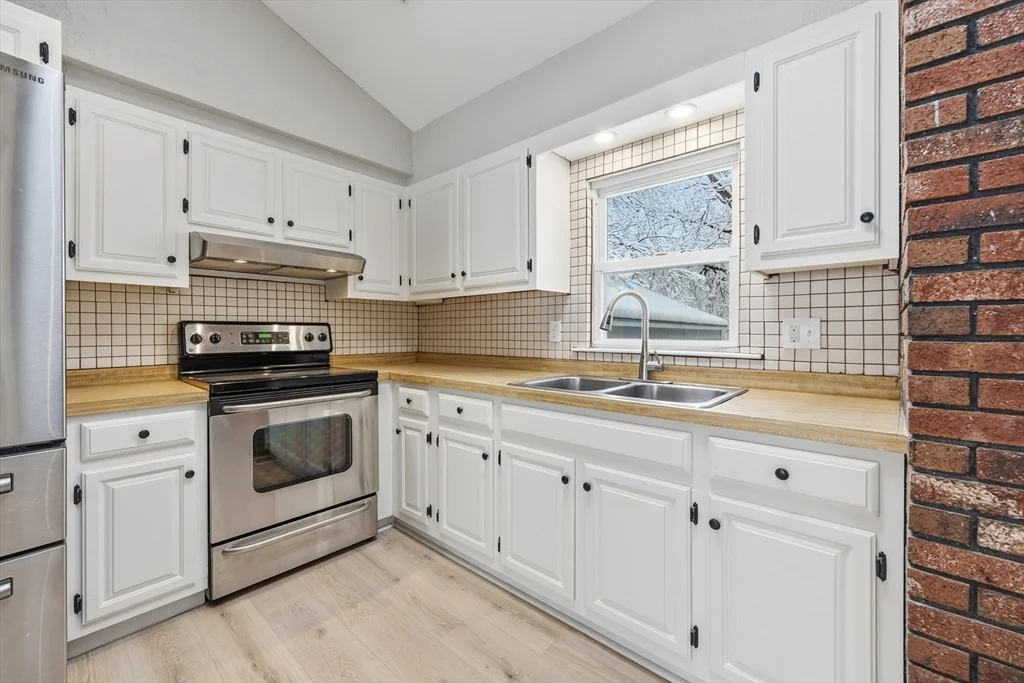Photo of 50 Cheever Ave