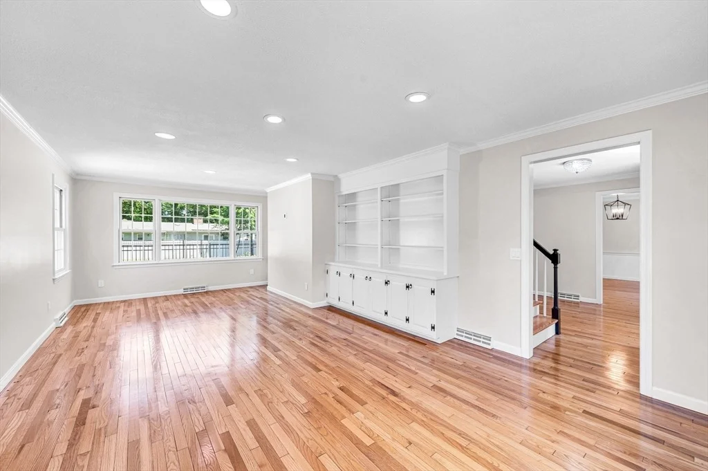 Photo of 252 Pinewood Drive