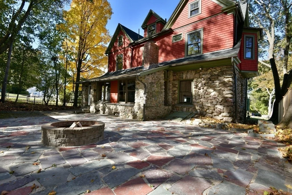 Photo of 141 Beacon St