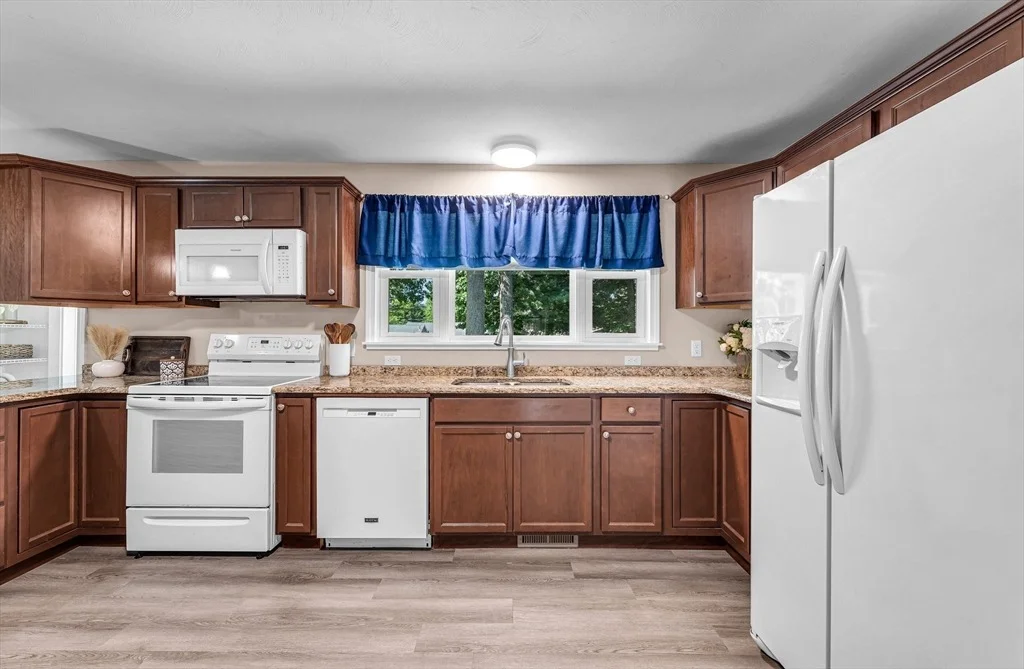Photo of 114 Fenway Dr