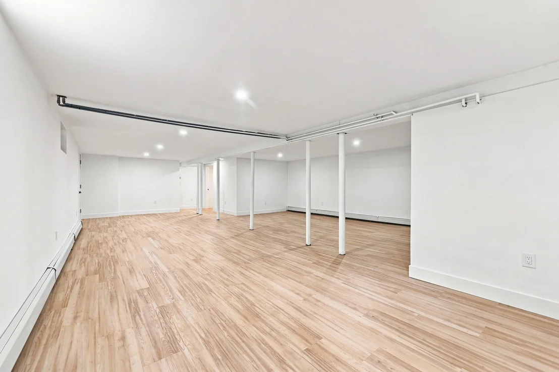 Photo of 121 Elm St