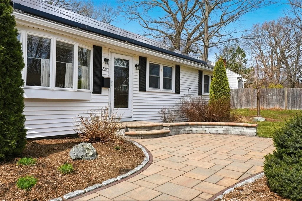 Photo of 223 Edgewater Drive