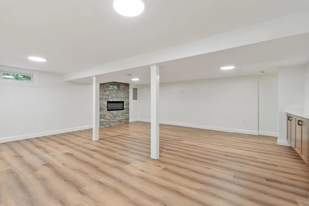 Photo of 63 Maplewood Dr