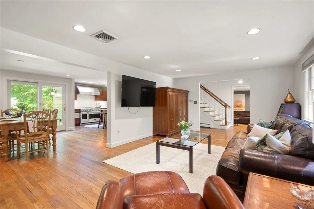 Photo of 28 Colburn Dr