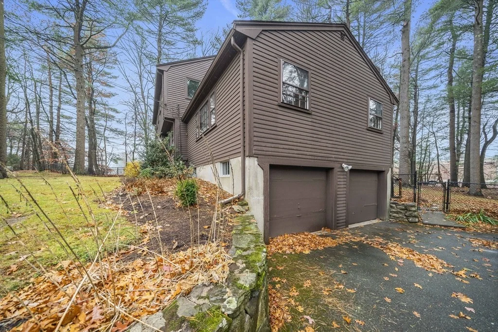 Photo of 7 Surrey Ln