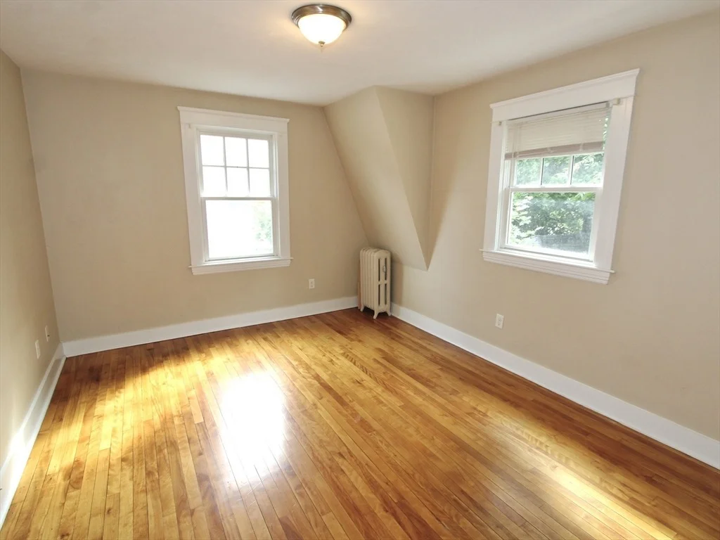 Photo of 182 Park Ave