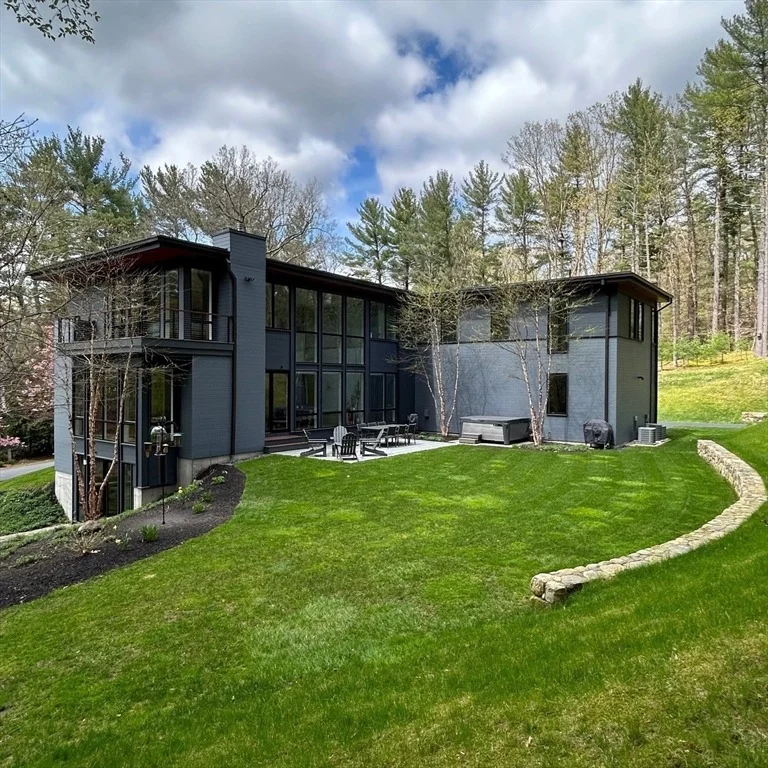 Photo of 77 Kings Grant Road