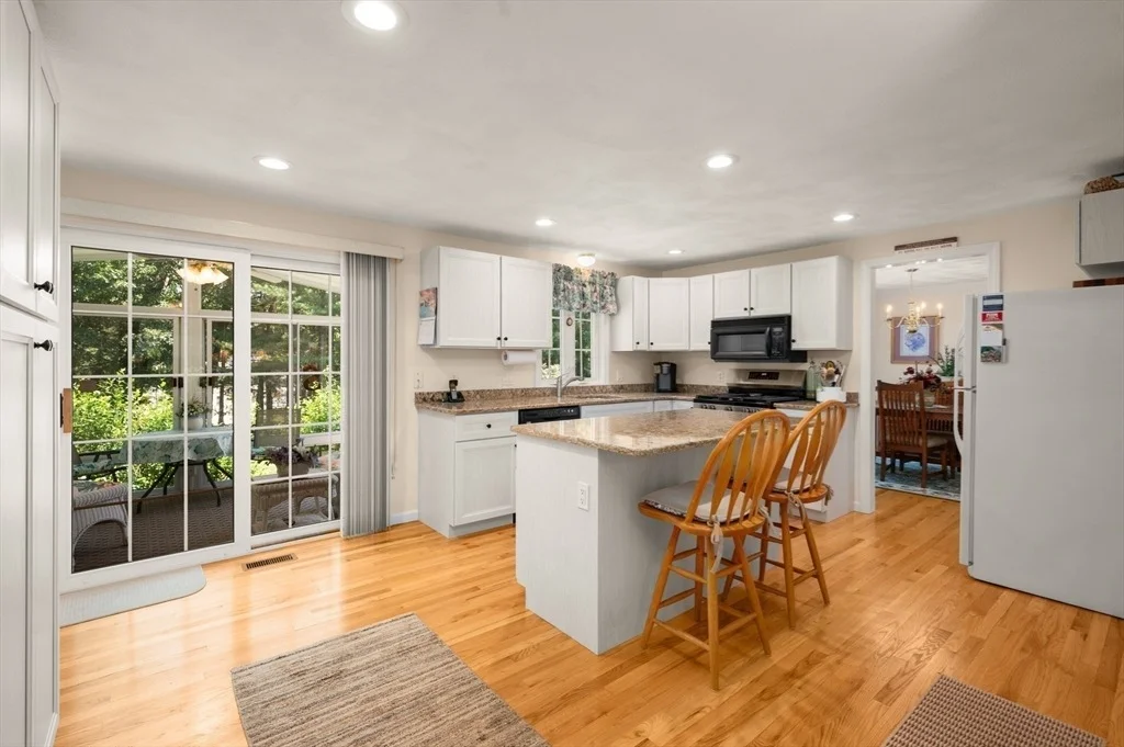 Photo of 2 Palm Ave