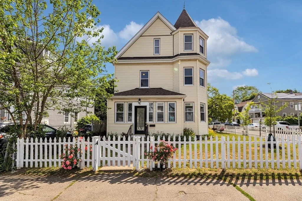 Photo of 15 Reddy Ave