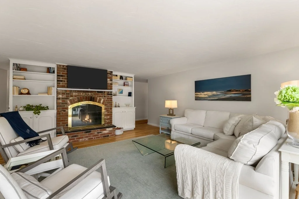 Photo of 240 Riverview Drive