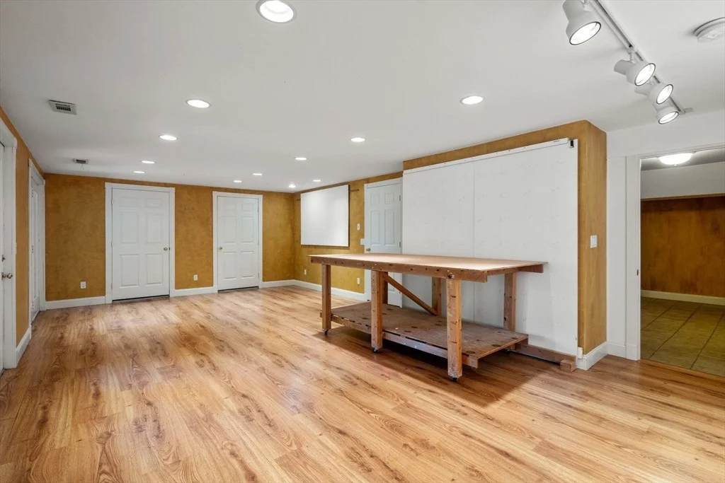 Photo of 15 Montclair Dr