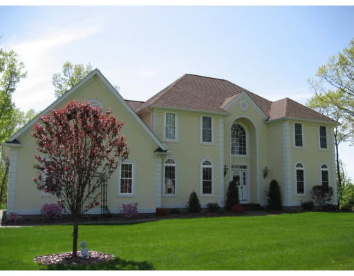 Photo of 92 Pine Grove Cir
