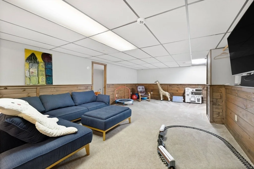 Photo of 33 Thoreau