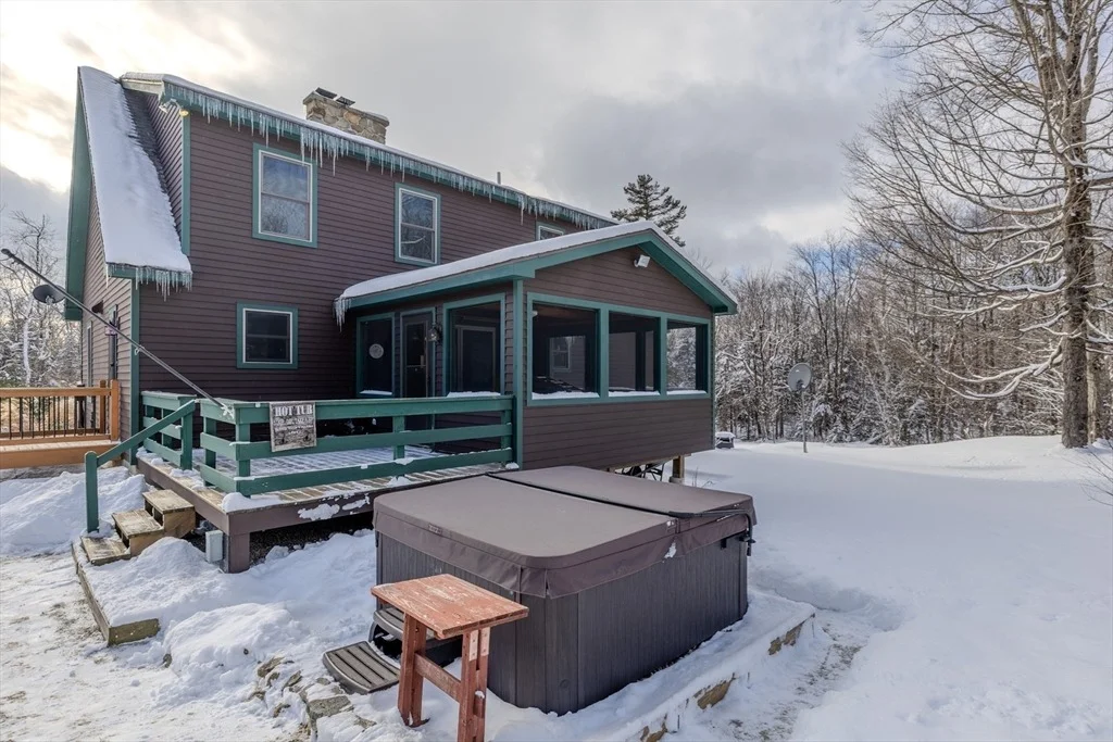 Photo of 593 Woodmere Rd