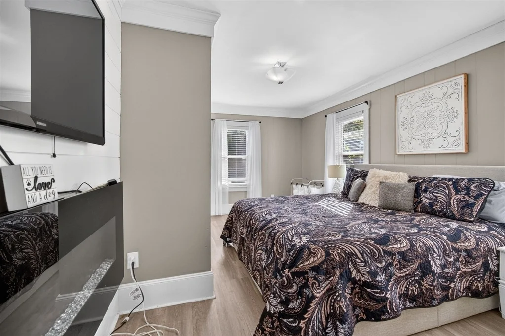Photo of 423 Textile Ave