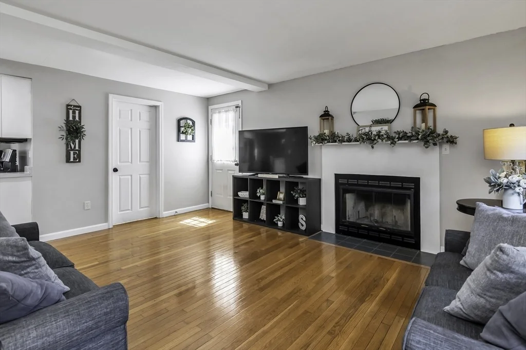 Photo of 7 Bowdoin Dr