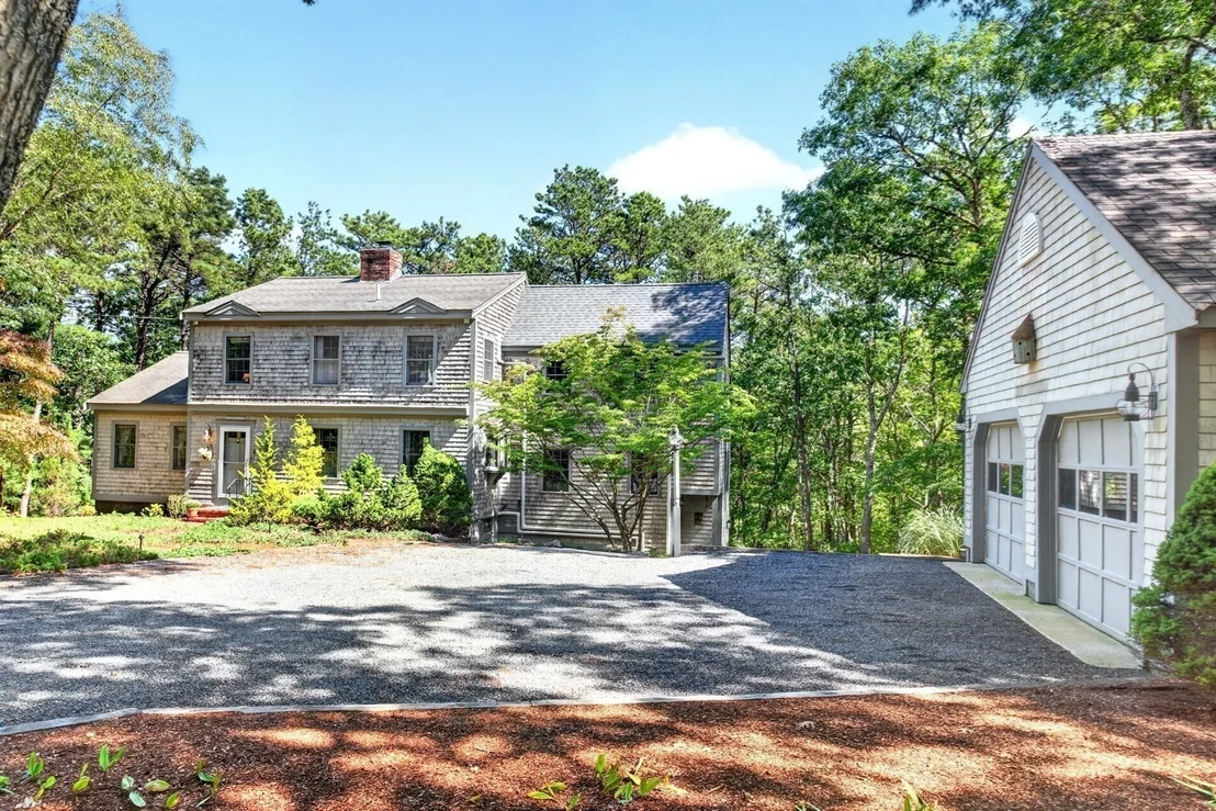 Photo of 110 Waquoit Rd East