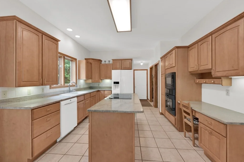 Photo of 54 Shoreline Dr