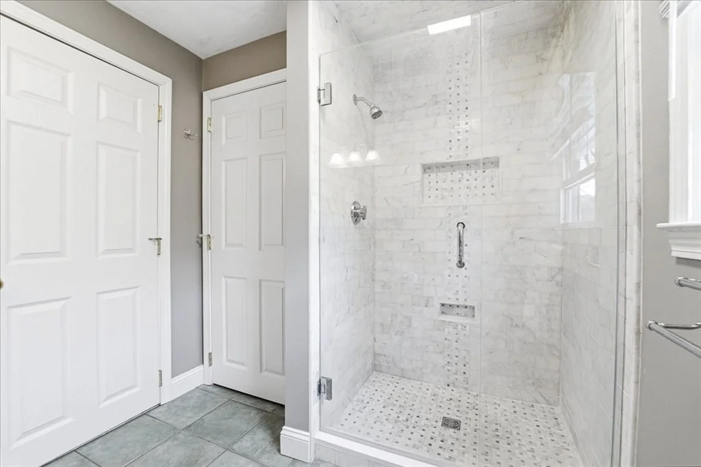 Photo of 7 Bogastow Circle