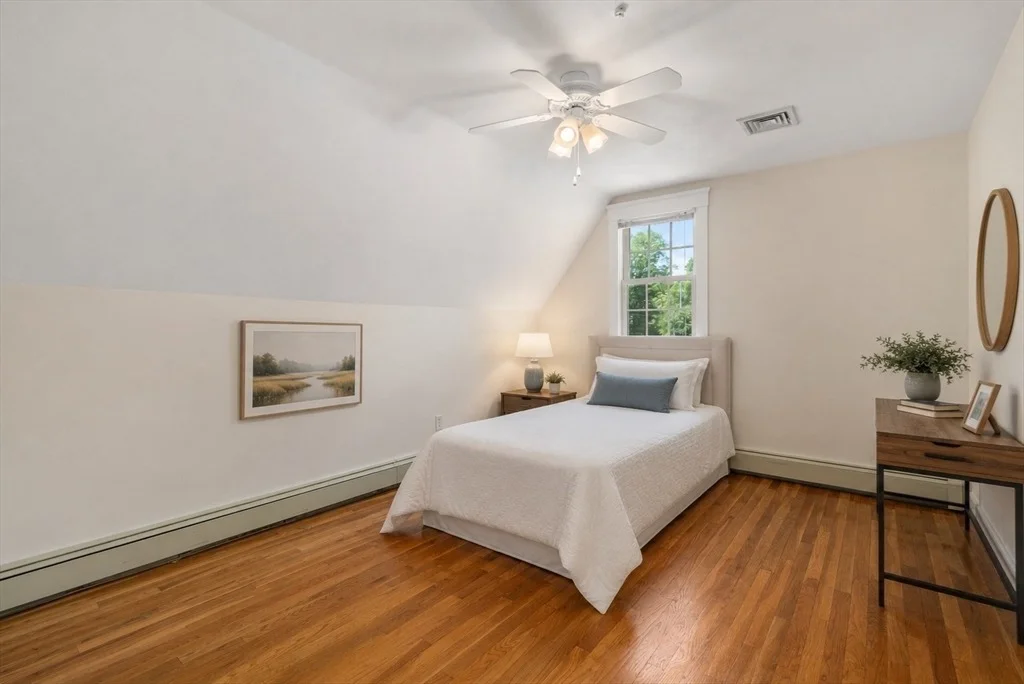 Photo of 468 Delano Rd