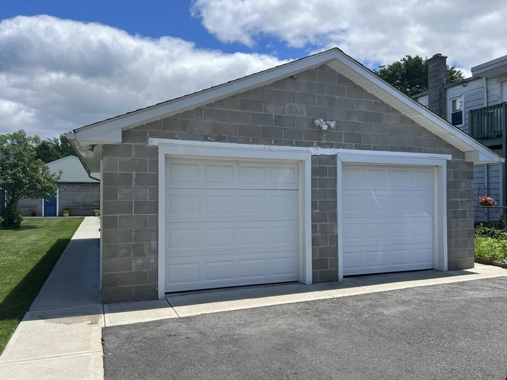 Photo of 182 Sewall Street