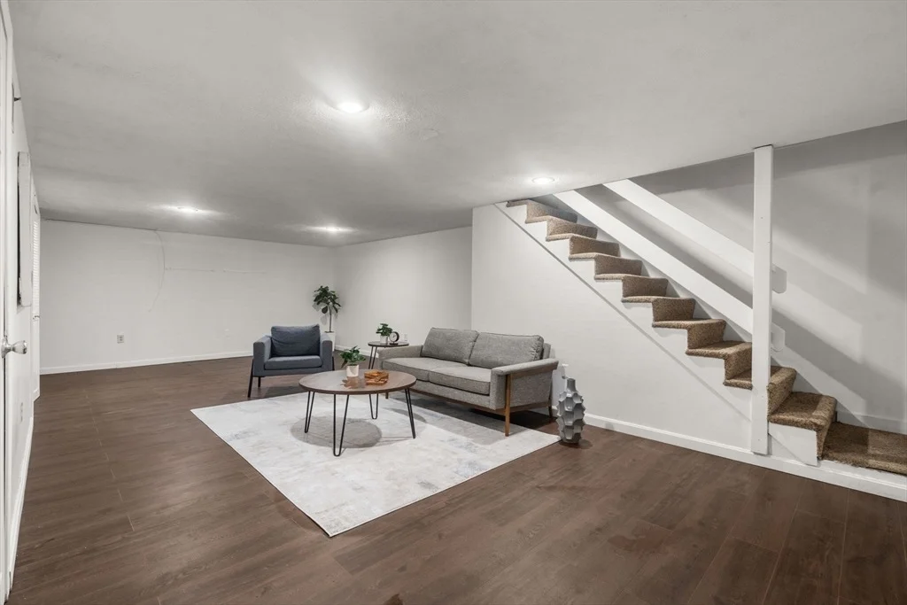 Photo of Unit 1 at 1 Beth Cir