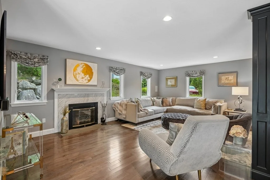 Photo of 4 Waldingfield Ln