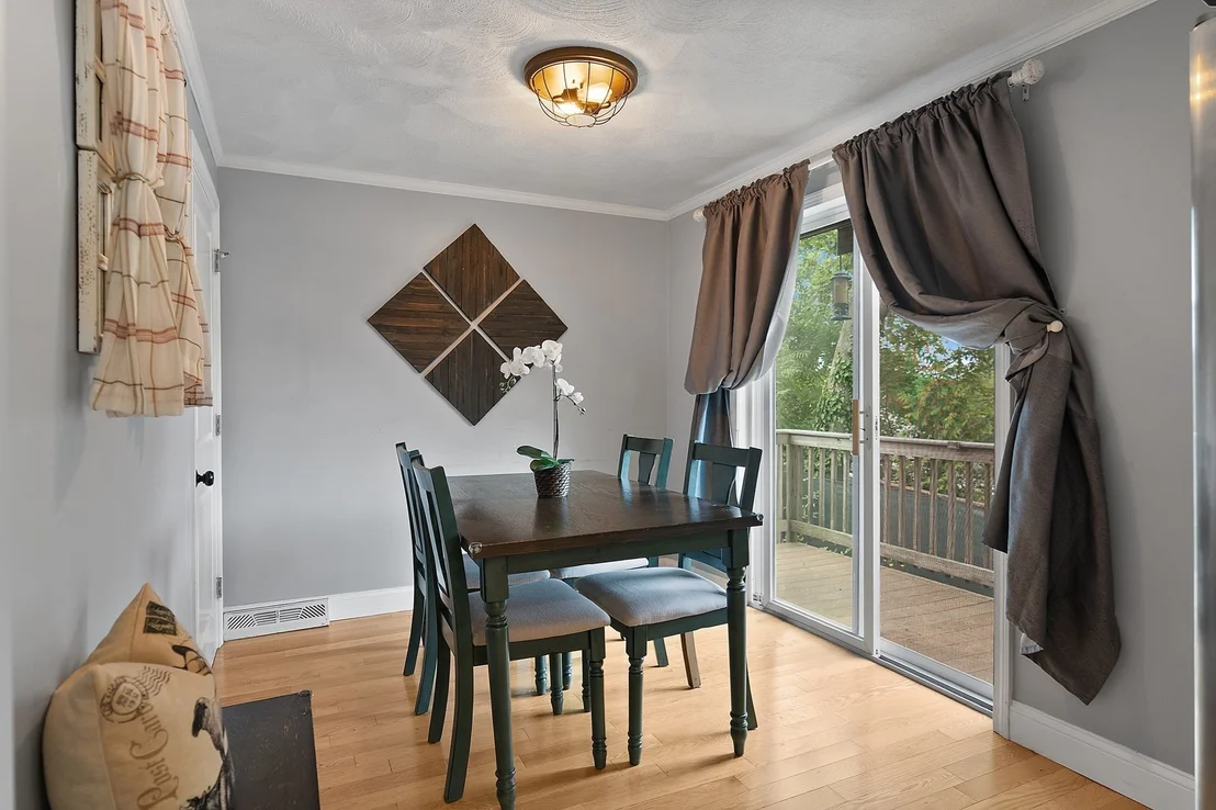 Photo of 10 Windsor Ave