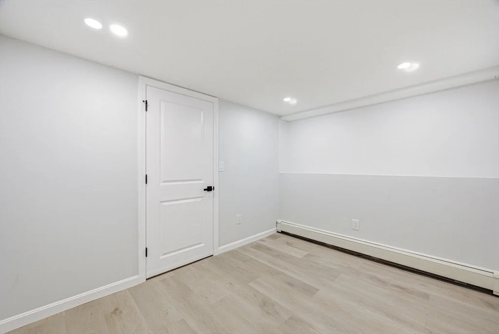 Photo of 7 Hillcrest Dr