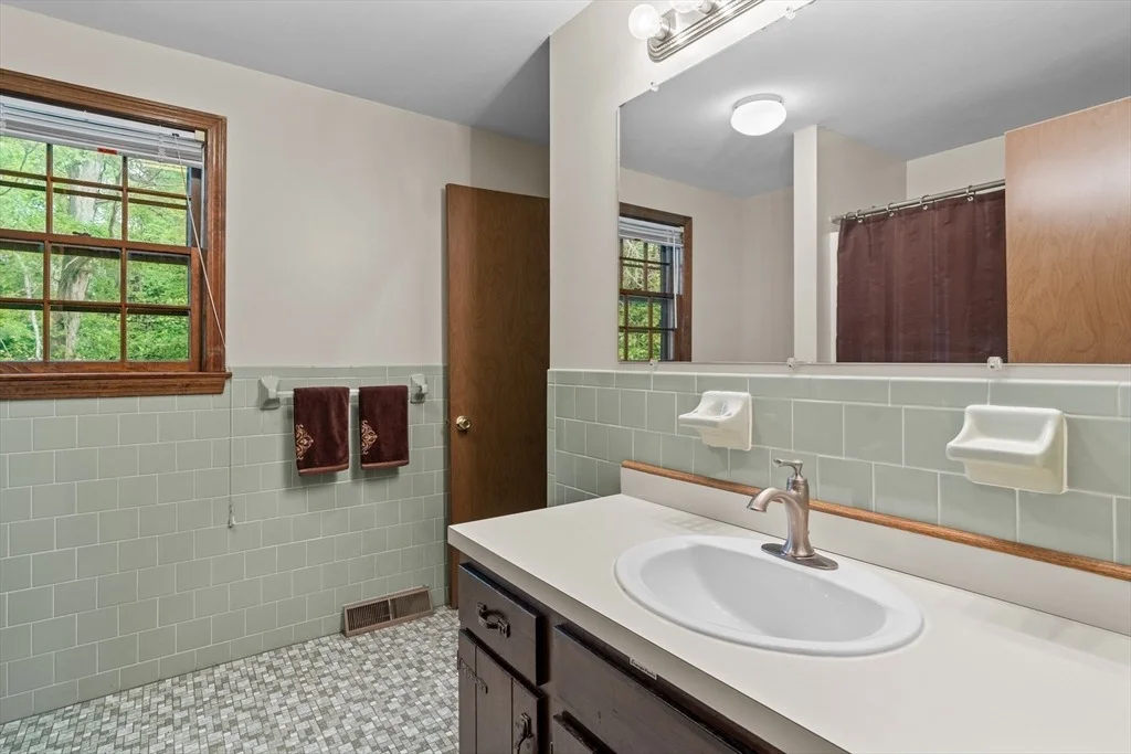 Photo of 11 Cavatorta Drive