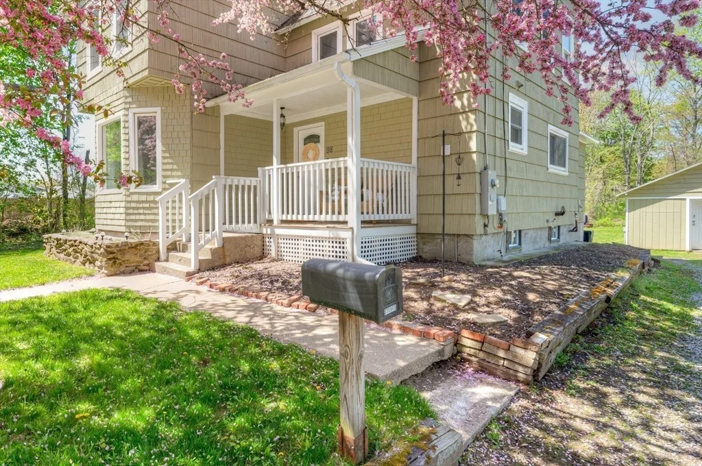 Photo of 98 Morse Ave