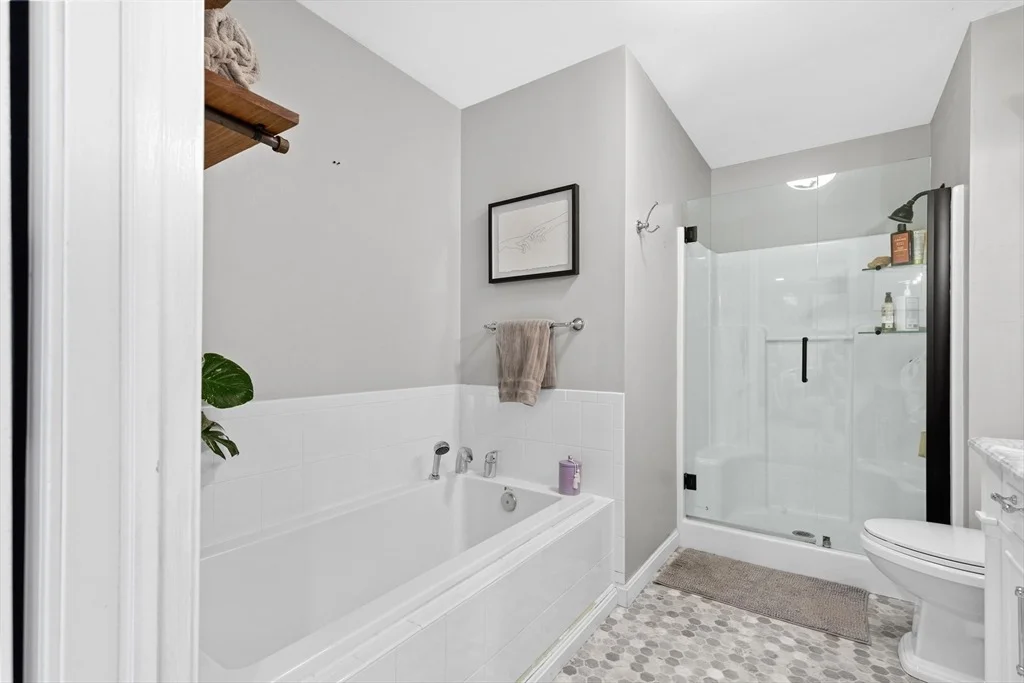 Photo of 24 Moon Compass Ln