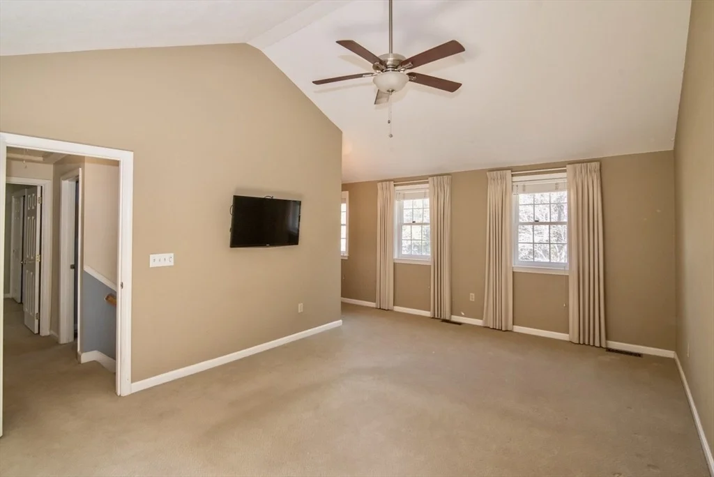 Photo of 49 Kristin Dr