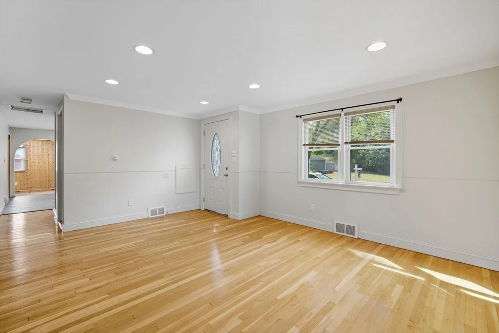 Photo of 35 Juniper Dr