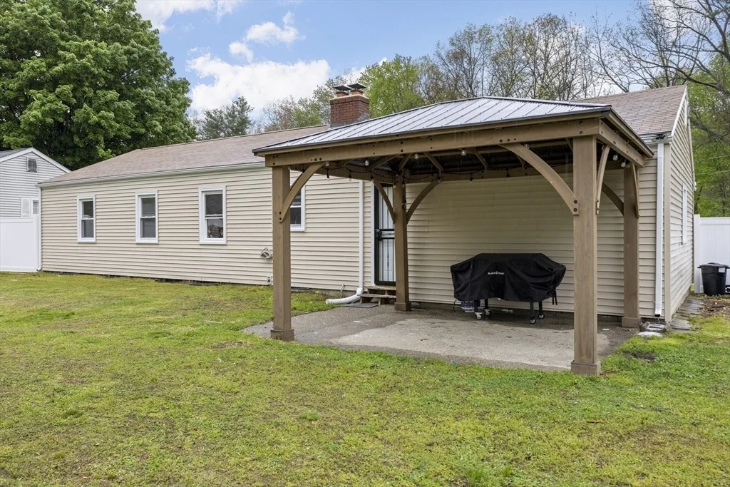 Photo of 376 Hermitage Dr
