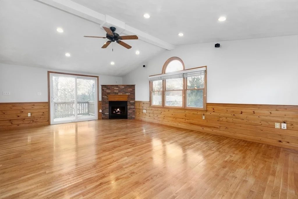 Photo of 44 Sylvanus Wood Ln
