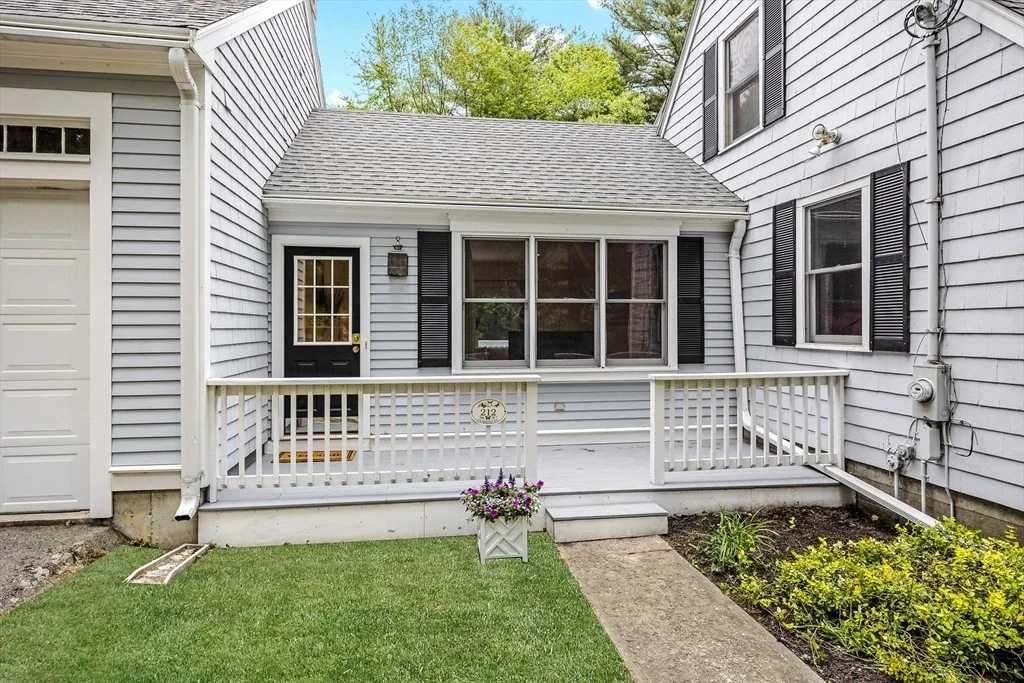Photo of 212 Cushing Street