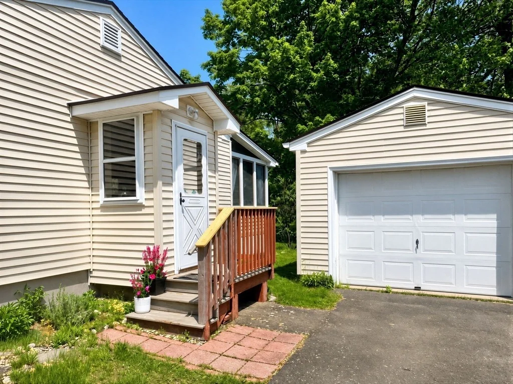 Photo of 194 Brookside Circle