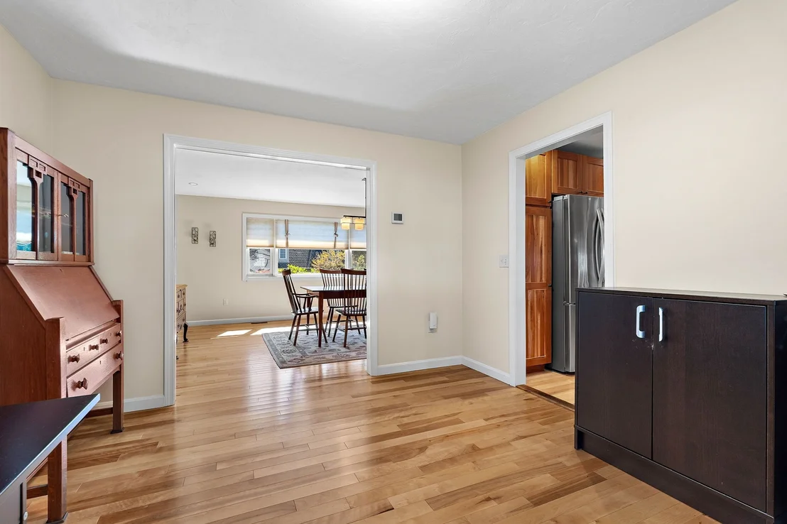 Photo of 10 Trevor Ln