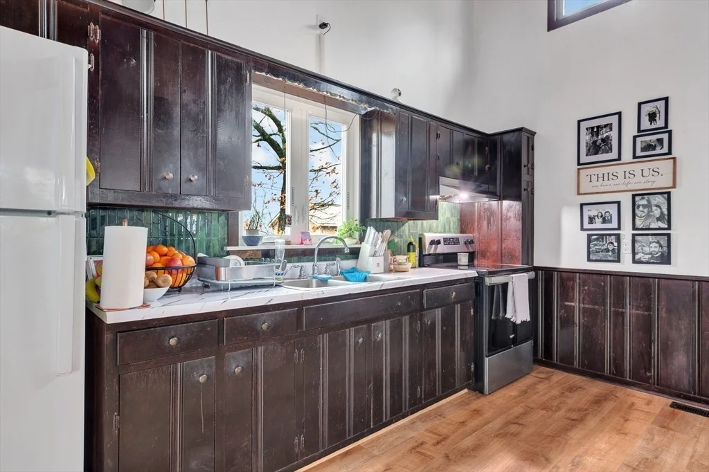 Photo of 18 Lyndale Ave