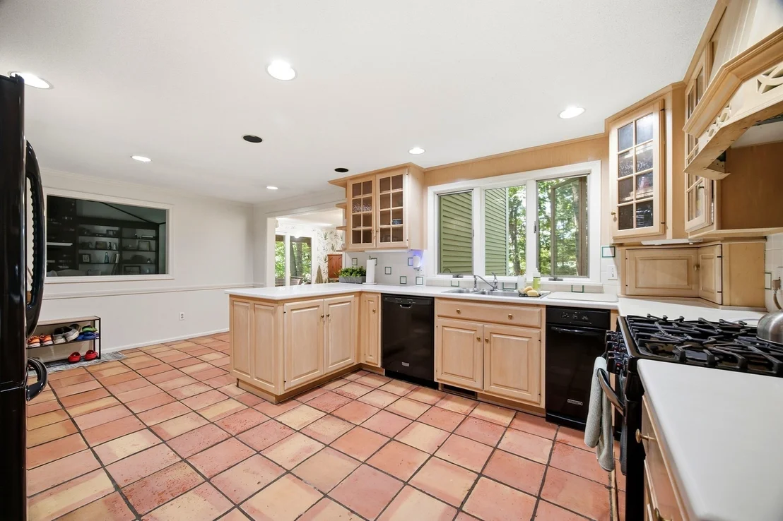 Photo of 64 Cambridge Cir