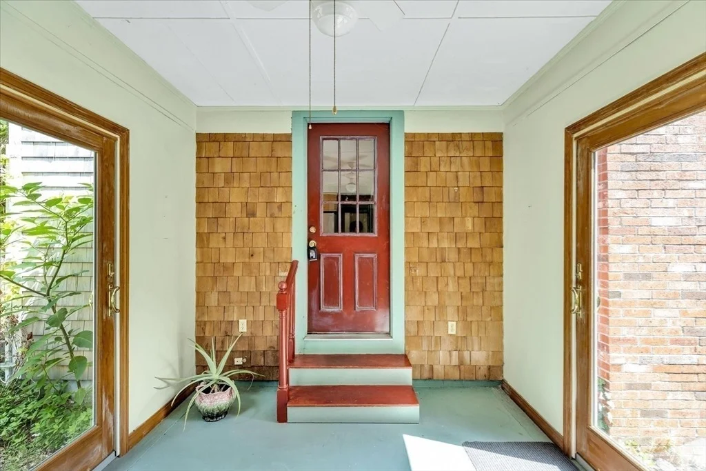Photo of 804 Putnam Ave