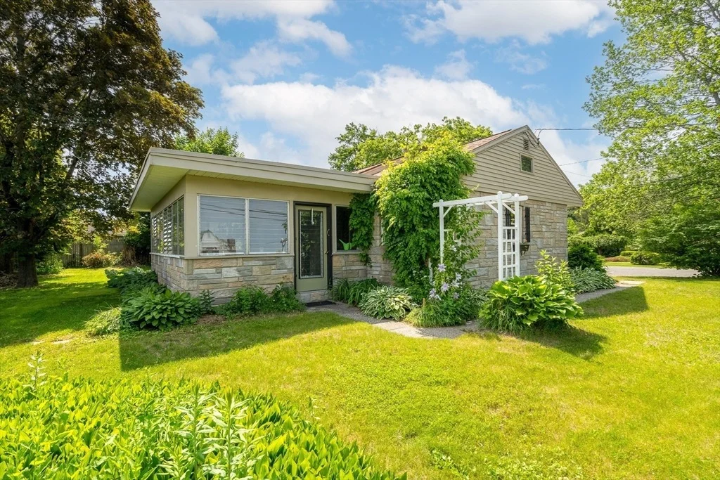 Photo of 16 Sheldon Ave